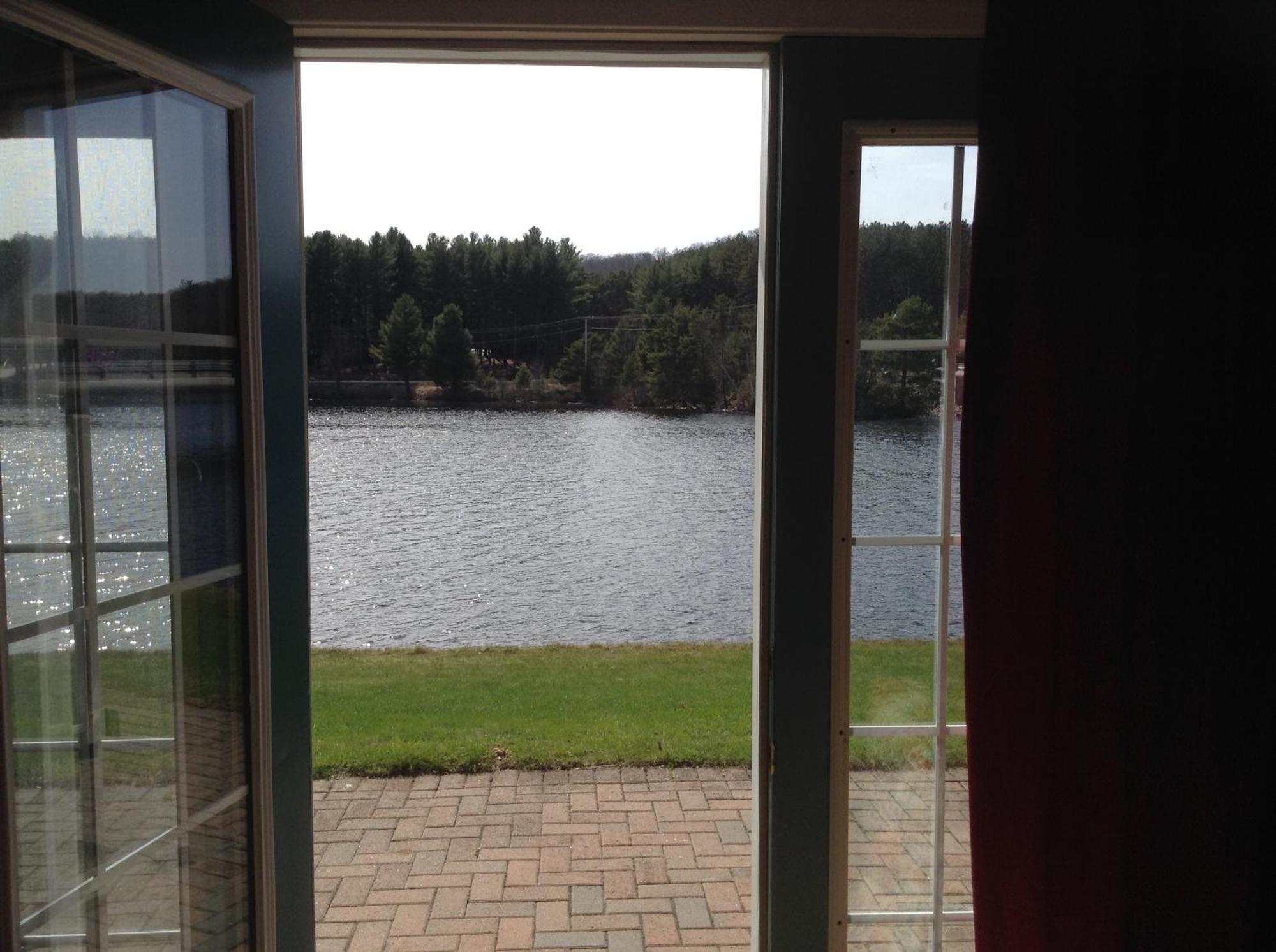 Algonquin Lakeside Inn Dwight Zimmer foto