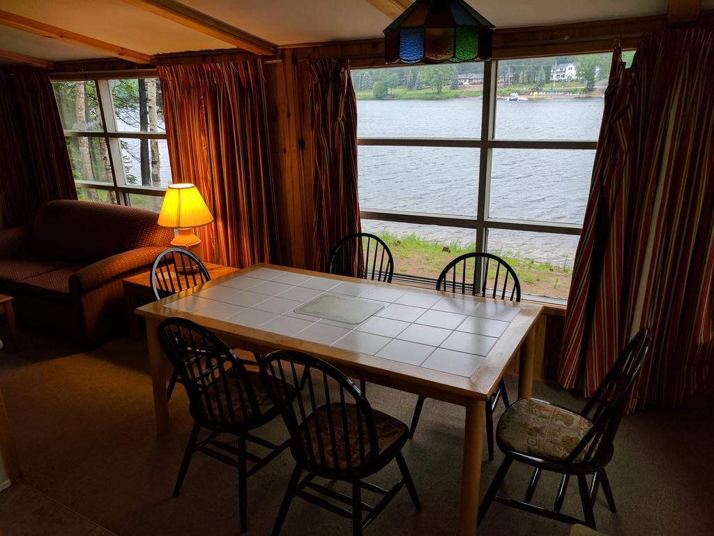 Algonquin Lakeside Inn Dwight Exterior foto
