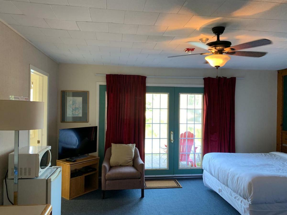 Algonquin Lakeside Inn Dwight Exterior foto