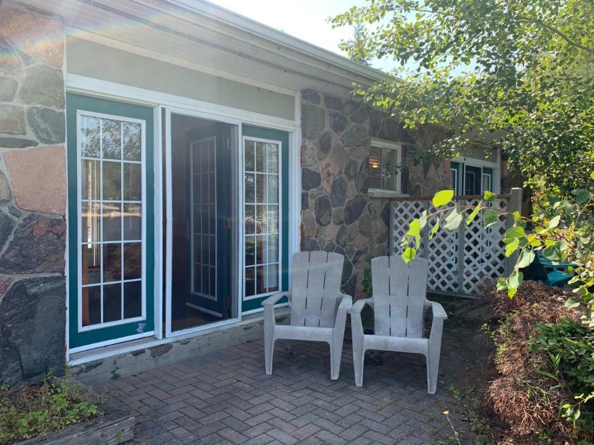 Algonquin Lakeside Inn Dwight Exterior foto